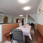 Krisztian Apartmanhaz * فونيارتْسفاشغ
