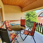 شقة Krisztian Apartmanhaz *