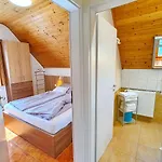 شقة Krisztian Apartmanhaz فونيارتْسفاشغ