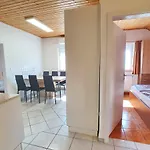 Krisztian Apartmanhaz شقة