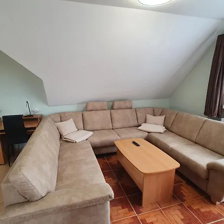 Krisztian Apartmanhaz Apartment Vonyarcvashegy