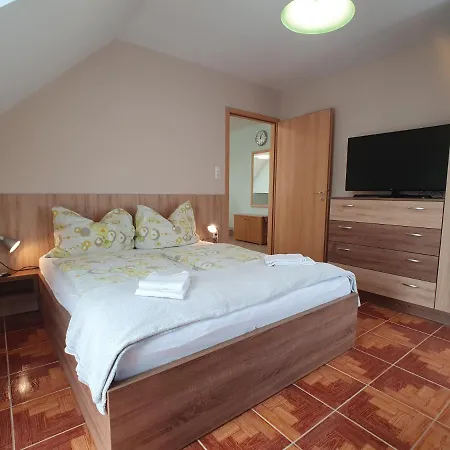 Krisztian Apartmanhaz Vonyarcvashegy