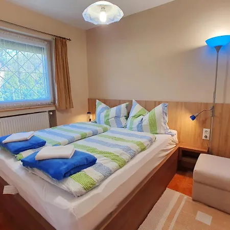 Krisztian Apartmanhaz * Vonyarcvashegy