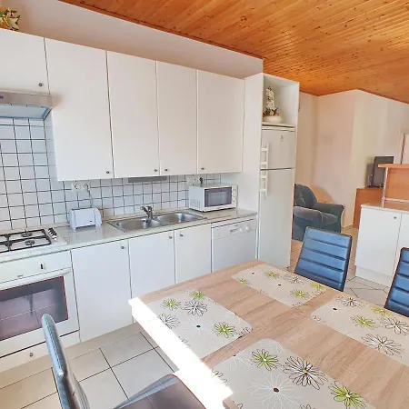 Apartment Krisztian Apartmanhaz *