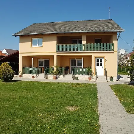 Krisztian Apartmanhaz Vonyarcvashegy