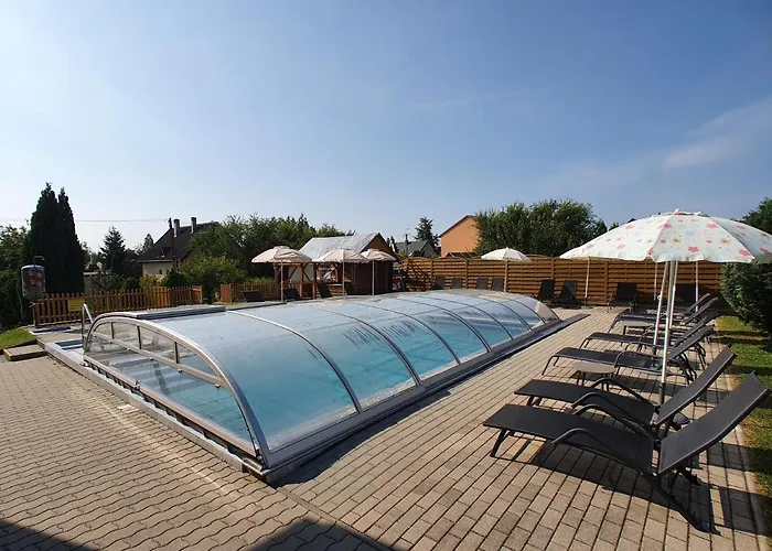 Krisztian Apartmanhaz شقة *