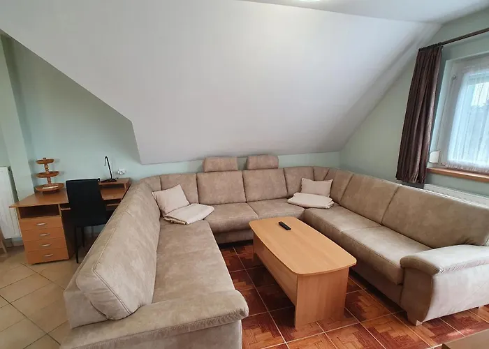 Krisztian Apartmanhaz شقة فونيارتْسفاشغ