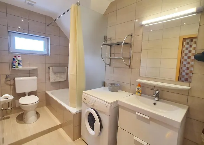 شقة Krisztian Apartmanhaz فونيارتْسفاشغ